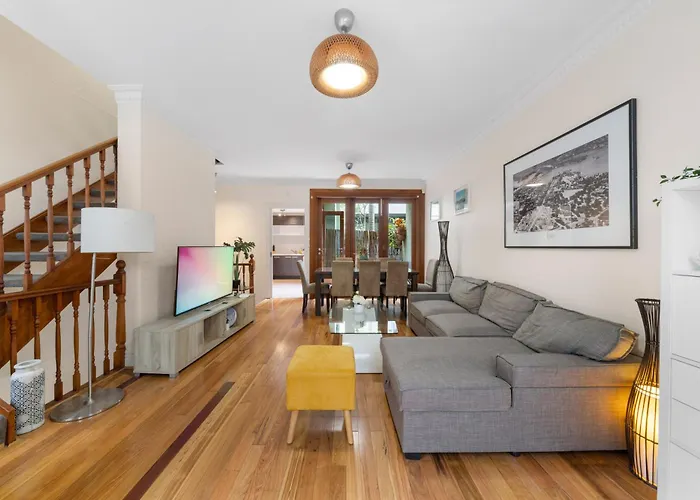 Ideally Located 3 Bedroom With Parking & Central & Darling Harbour-10 Mins Walk
