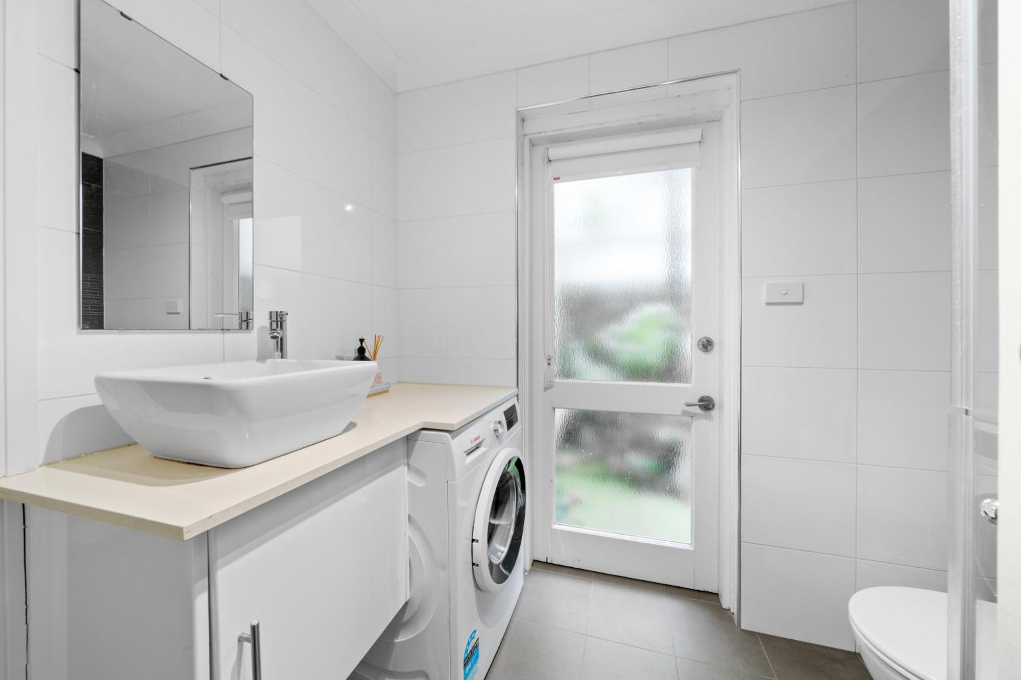 Ideally Located 3 Bedroom With Parking & & Darling Harbour-10 Mins Walk *